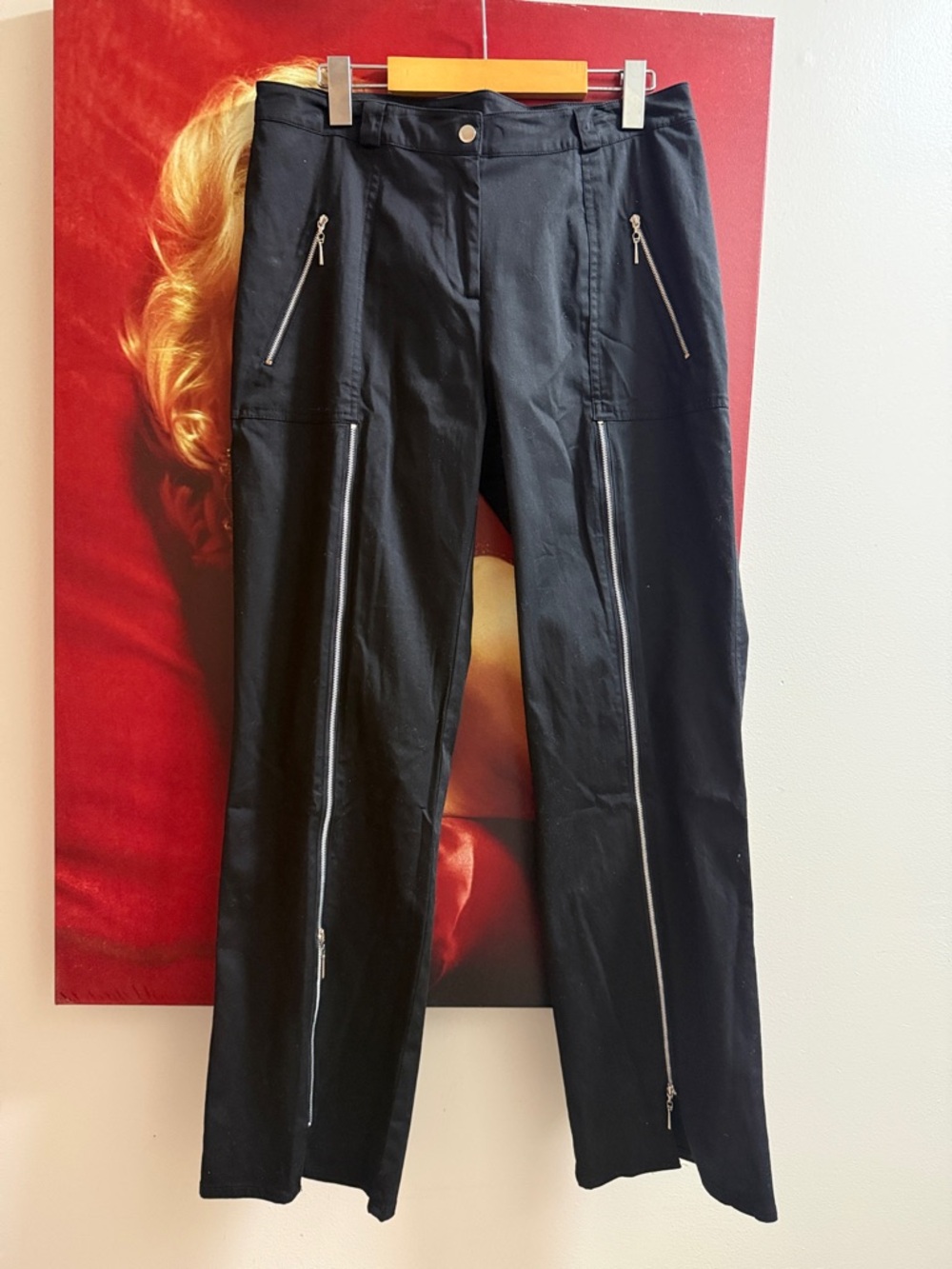 Black Zipper-Detail Trousers - Women